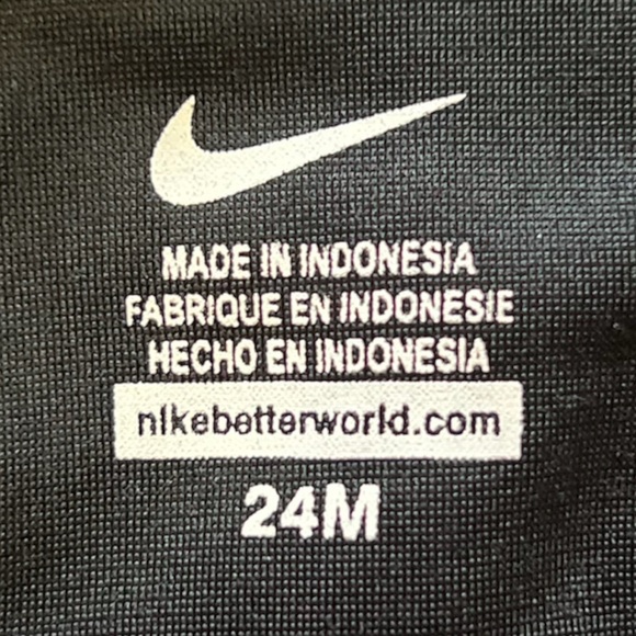 Nike Baby Boy’s Black Red Athletic Zip Sweatshirt Size 24 Months - Picture 4 of 4